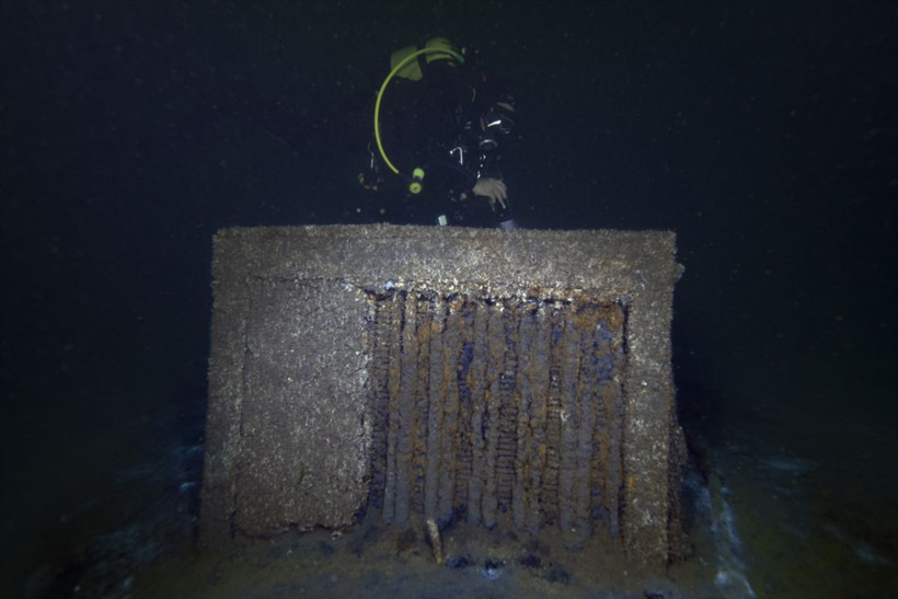 Gölcük'te batık mahalle 26 yıl sonra görüntülendi çay bahçesi sandalyeler kameriye - Resim: 4