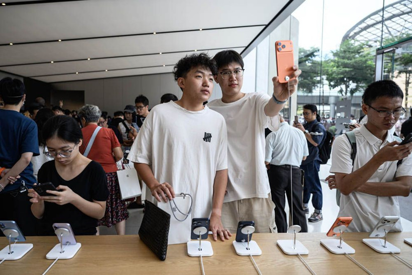 Dünyada iPhone 17 çılgınlığı! Apple mağazasındaki kuyruğa bakın - Resim: 1