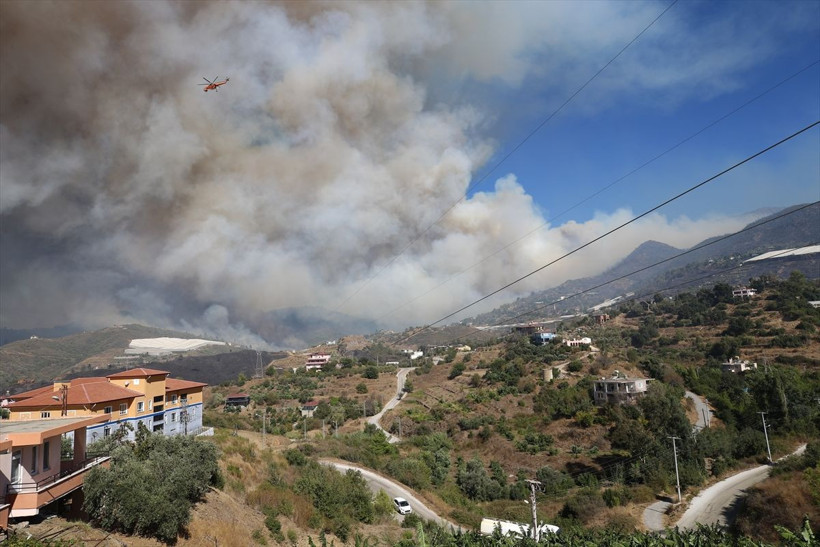 Alanya'da orman yangını büyüyor villalar, seralar evler tahliyeler başladı - Resim: 3