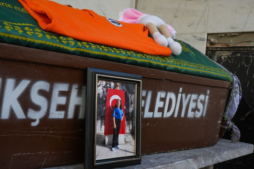 Asansörden düşen koltuk Ebrar'ı öldürdü! İzmir'deki feci olayda flaş karar, nakliye firması... - Resim: 1