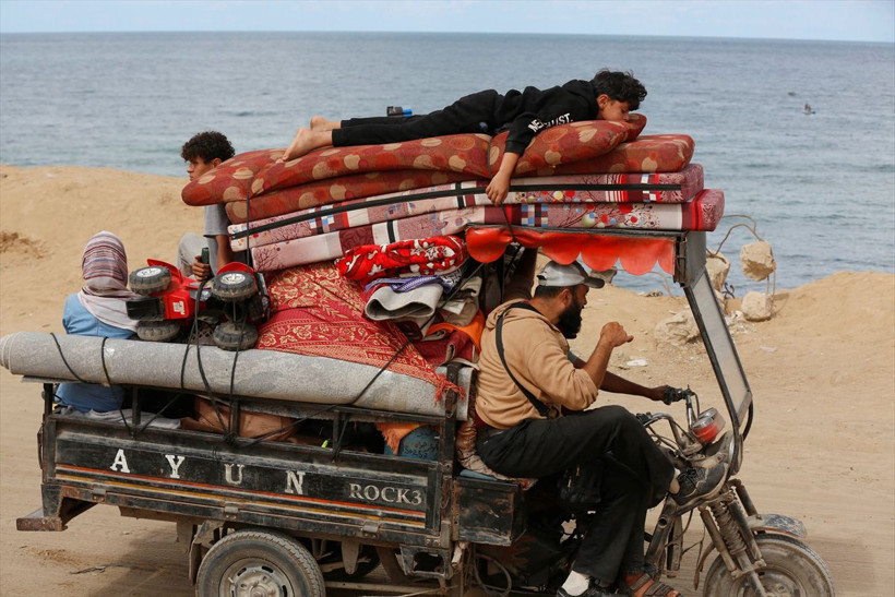 Gazze'de ateşkes sonrası evlerine dönenler büyük bir yıkımla karşılaştı - Resim: 3