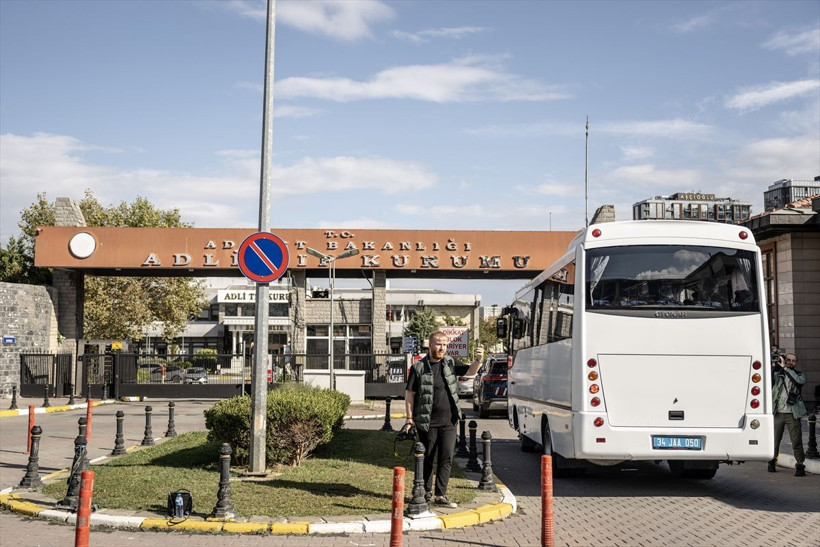 Ünlülere uyuşturucu operasyonu: 8 isimde uyuşturucu tespit edildi - Resim: 1