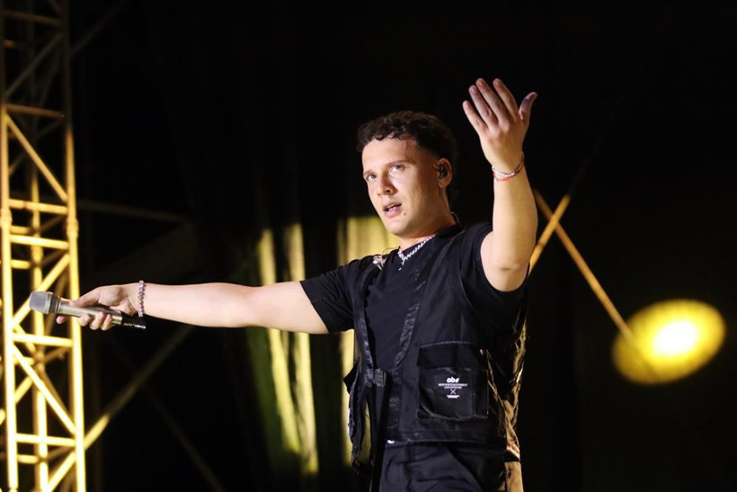 Şarkıcı Edis konserde hastalığını açıkladı! Zor anları herkesi üzdü... - Resim: 3