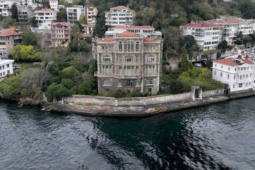 İstanbul Boğazı’nın en ihtişamlı yapısı! Zeki Paşa Yalısı satışa çıkarıldı - Resim: 1