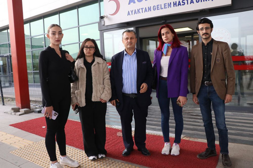Güllü'nün kızı Tuğyan Ülkem Gülter ilk kez o mesajların perde arkasını anlattı: Ben anneme... - Resim: 2