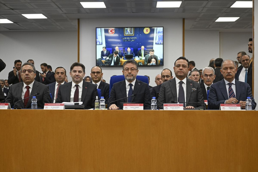 Komisyonda gergin anlar! AK Partili ve CHP'li vekil arasında sesler yükseldi - Resim: 1