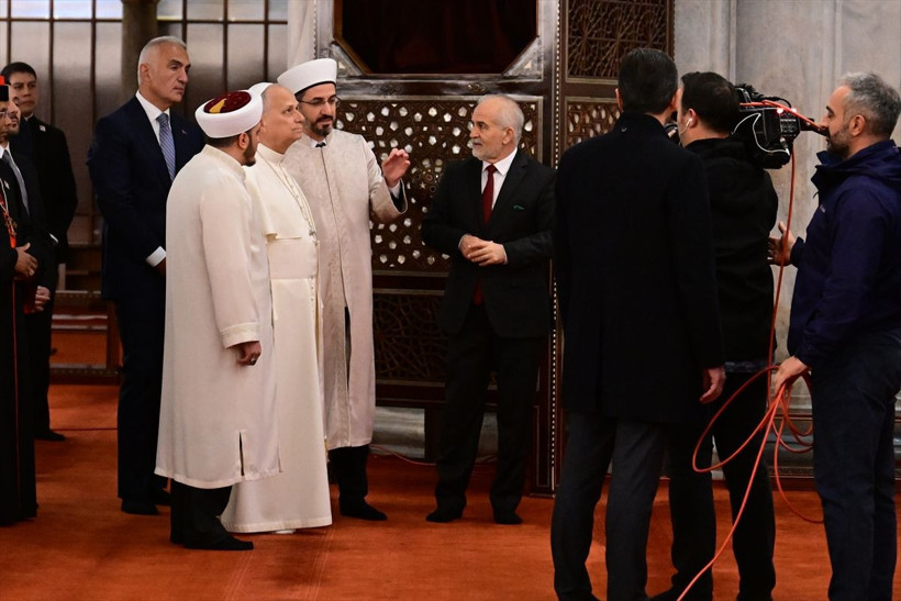 Papa 14. Leo'nun üçüncü gün programının ilk durağı Sultanahmet Camii... - Resim: 1