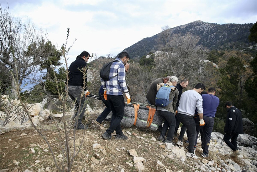 Muğla'da çoban keçilerini otlatırken buldu korumaya alındı! İnsan figürlü mezar steli şaşırttı - Resim: 1