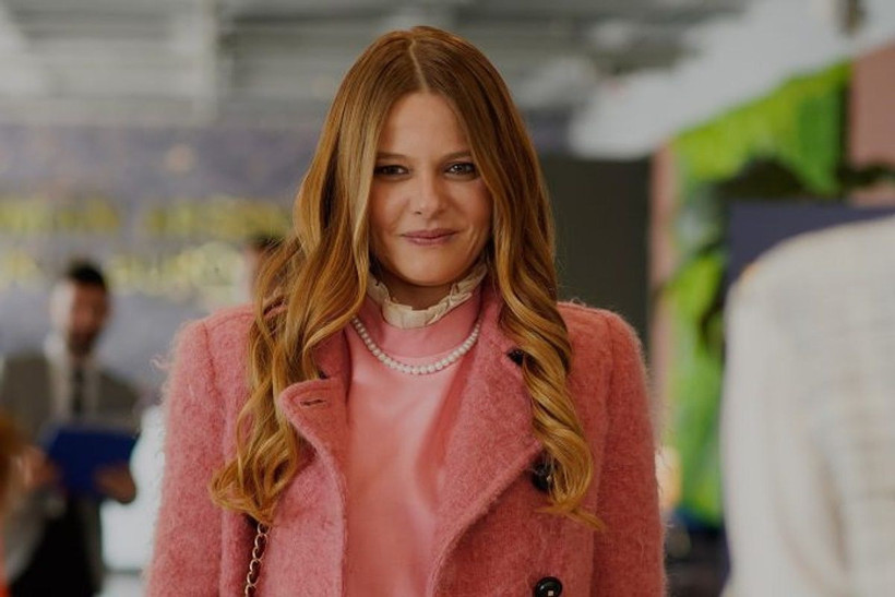 Davette ortaya çıkan oyuncu Naz Elmas dekoltesi ile olay oldu... - Resim: 4