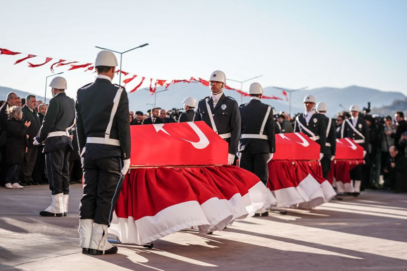 Yalova'da DEAŞ operasyonunda şehit olan 3 polis için tören düzenlendi - Resim: 2