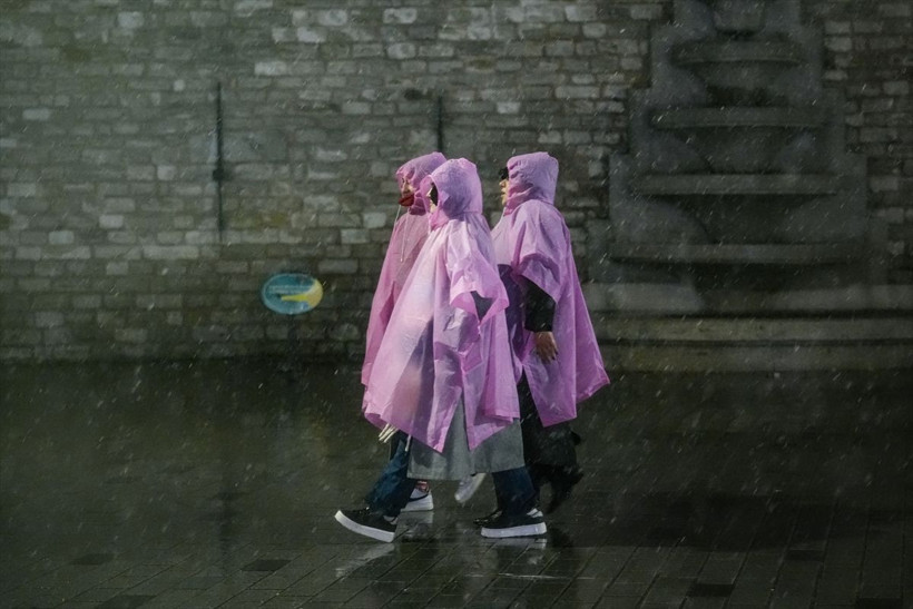 İstanbul'da kar yağışı ne kadar sürecek okullar tatil olacak mı? AKOM'dan uyarı geldi yarın sabaha kadar... - Resim: 2