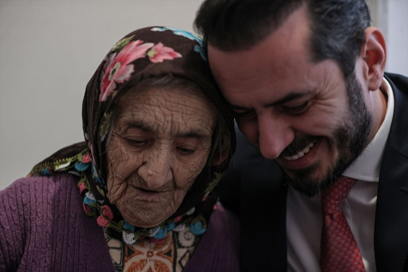 Erdoğan'ı izlemek için televizyon isteyen 121 yaşındaki Saadet nine isteğine kavuştu - Resim: 1