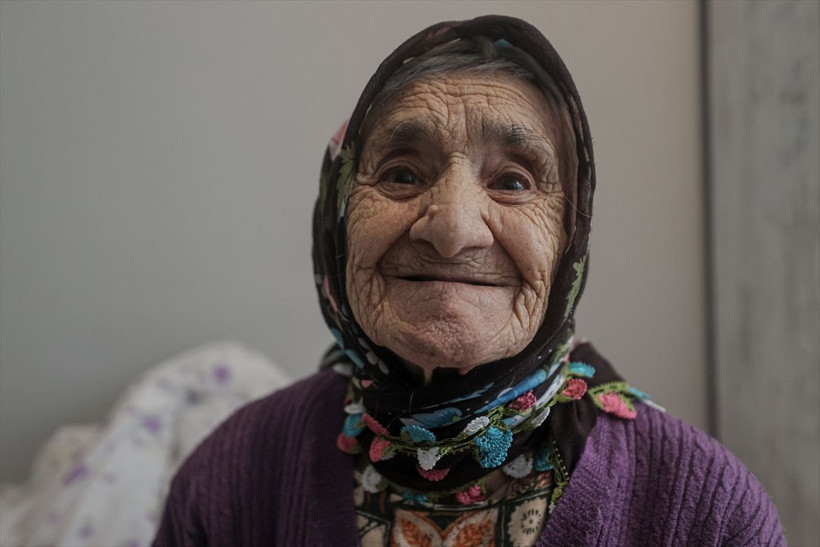 Erdoğan'ı izlemek için televizyon isteyen 121 yaşındaki Saadet nine isteğine kavuştu - Resim: 2