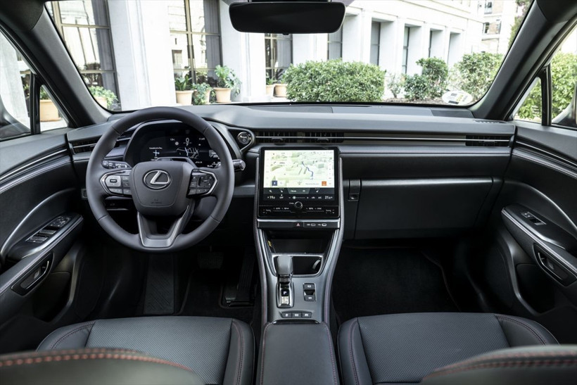 Lexus LBX "En İyi Kabine Sahip Küçük SUV" seçildi - Resim: 3