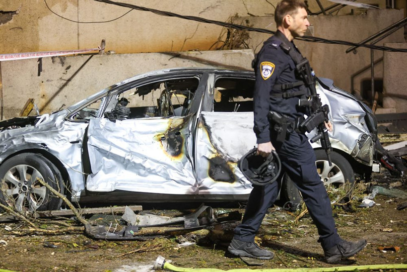 İran'ın misillemesinde Tel Aviv'e füze isabet etti - Resim: 5