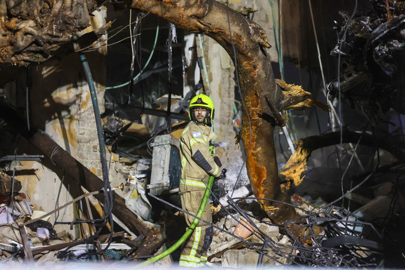 İran'ın misillemesinde Tel Aviv'e füze isabet etti - Resim: 6