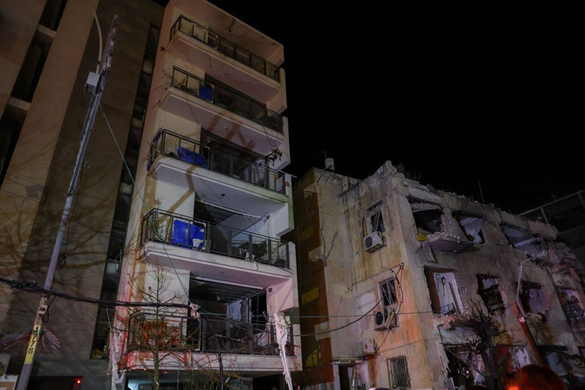 İran'ın misillemesinde Tel Aviv'e füze isabet etti - Resim: 8