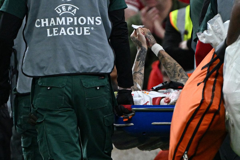 Liverpool maçında parmağı kopan Noa Lang'dan haber var! Hastaneden fotoğraf paylaştı - Resim: 1