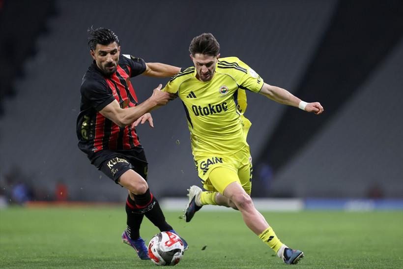 Fenerbahçe'de kimsenin beklemediği ayrılık gerçekleşiyor! Yıldız oyuncuya yol gözüktü - Resim: 3