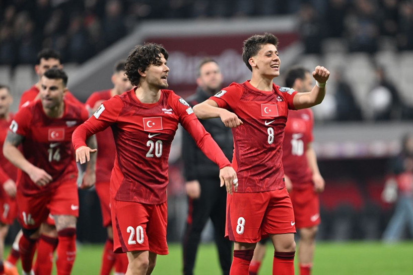 Kosova-Türkiye maçı öncesi A Milli Takım'ın oteline saldırı düzenlendi - Resim: 4