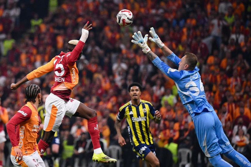 Trio ekibi, derbiyi yöneyen hakem Yasin Kol'a ateş püskürdü! 1 penaltı, tam 5 kırmızı kart atlandı - Resim: 7