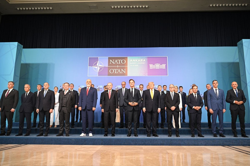 Tarihi NATO Zirvesi'nde ikinci gün! Aile fotoğrafı çekildi - Resim: 2