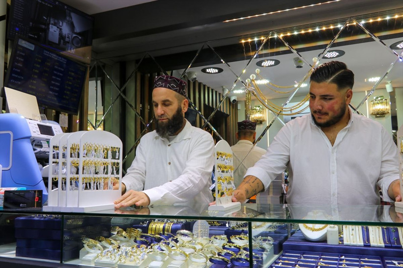 İzmir'de eve getirdiği serveti eşi çöpe attı! 15 ton atıkta 400 bin lirayı aradı bulamadı sonra... - Resim: 2