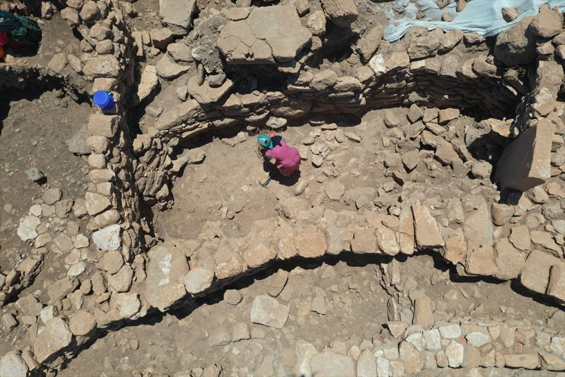 Göbeklitepe'ye benzeyen Karahantepe'de "Gizemli oda"ya giriliyor! Kazı başkanı heyecanlandırdı - Resim: 2