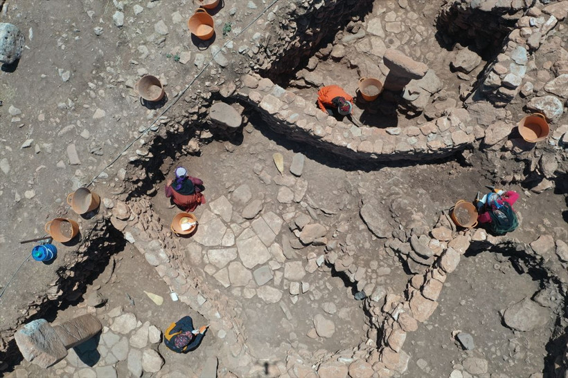 Göbeklitepe'ye benzeyen Karahantepe'de "Gizemli oda"ya giriliyor! Kazı başkanı heyecanlandırdı - Resim: 1
