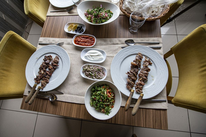 Erzurum'un tescilli lezzeti: Cağ kebabı! Ustası en makbul olanını açıkladı - Resim: 12