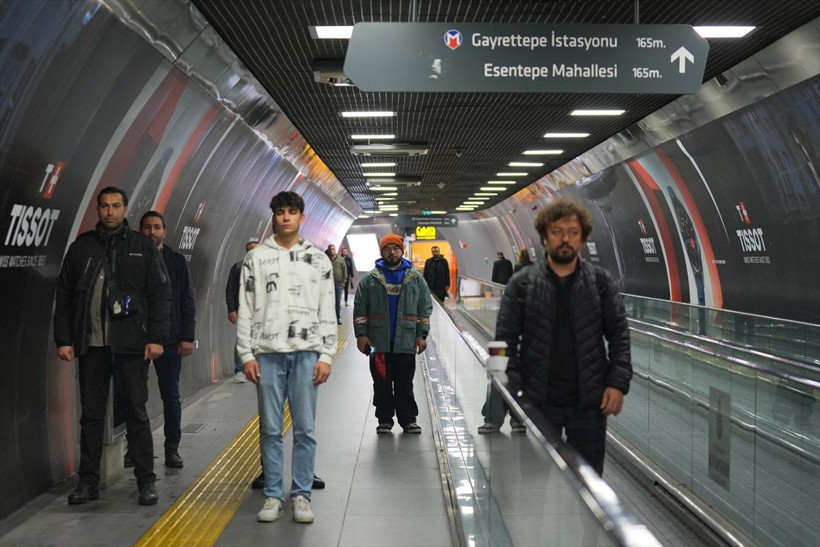 Türkiye'de 9.05'te hayat durdu! Ata'ya 1 dakikalık saygı duruşu - Resim: 29