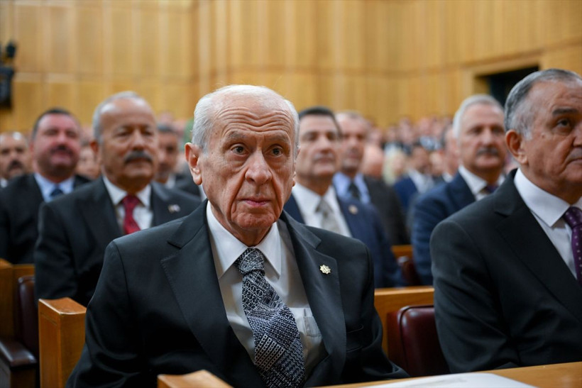 MHP lideri Devlet Bahçeli'nin yüzüğü ve rozeti dikkat çekti! - Resim: 1