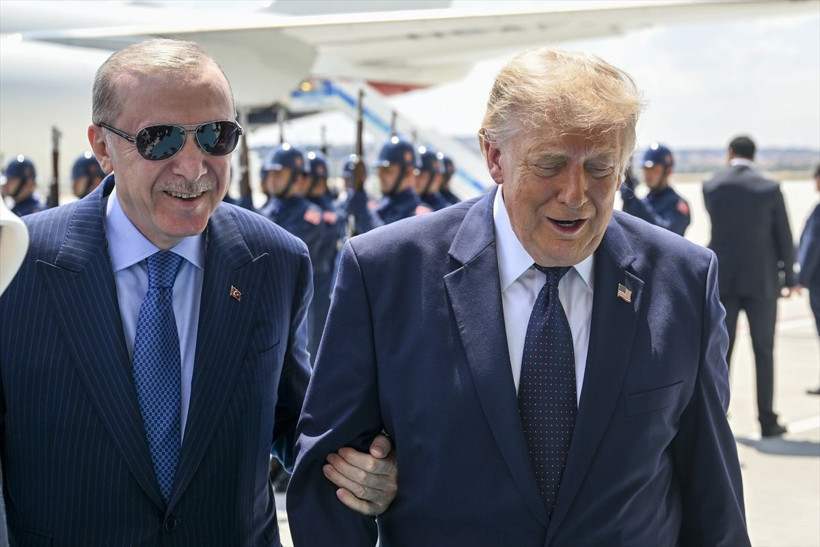 Erdoğan-Trump buluşmasından bomba kareler! Koluna girip sohbet etti - Resim: 9