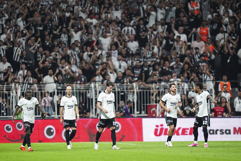 Beşiktaş'ta şok karar! 5 milyon euroluk yıldızın bileti kesildi: Takım bulamazsa... - Resim: 3