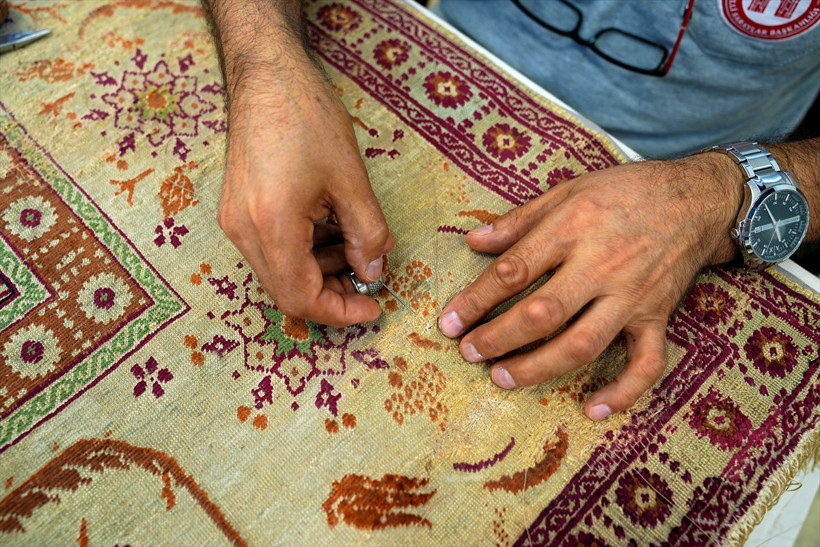 500 yıllık saray seccadeleri sergilenmek üzere gün sayıyor - Resim: 15