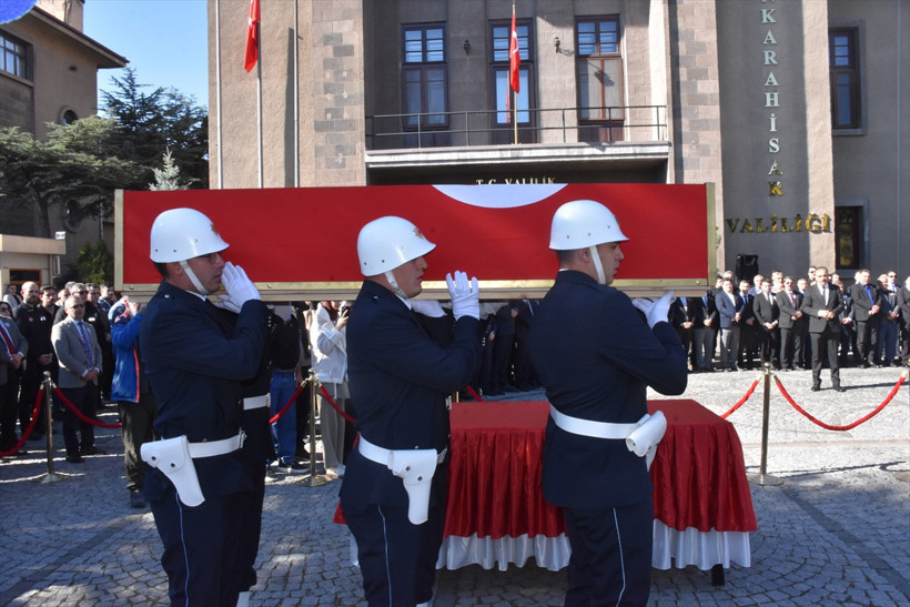 Vali Yardımcısı İhsan Ayrancı için tören düzenlendi! Afyonkarahisar Valisi Naci Aktaş: ''Kırgınım, kızgınım ama...'' - Resim: 2