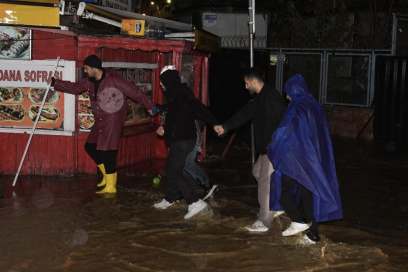 41 yılın afeti İstanbul'u vurdu, böylesi ilk kez oldu! Film sahnesi değil hepsi gerçek - Resim: 27