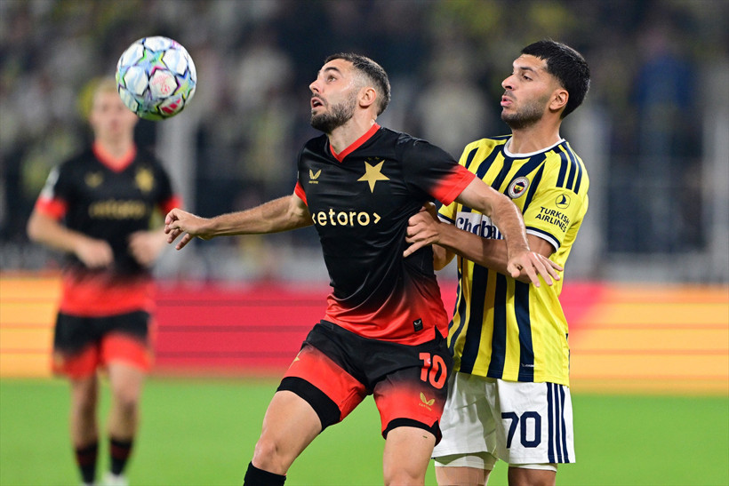 Geceye damga vuran hareket! Başkan Aziz Yıldırım maç 2-2 olunca dayanamadı - Resim: 6