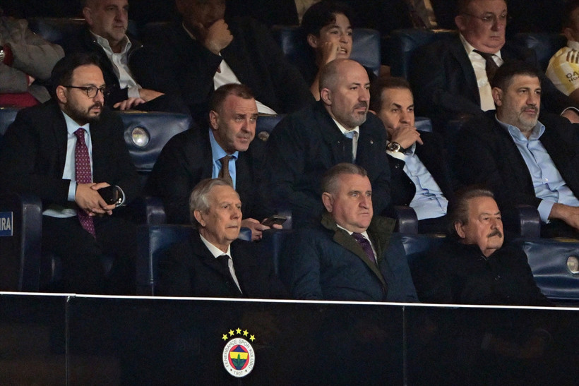 Geceye damga vuran hareket! Başkan Aziz Yıldırım maç 2-2 olunca dayanamadı - Resim: 4