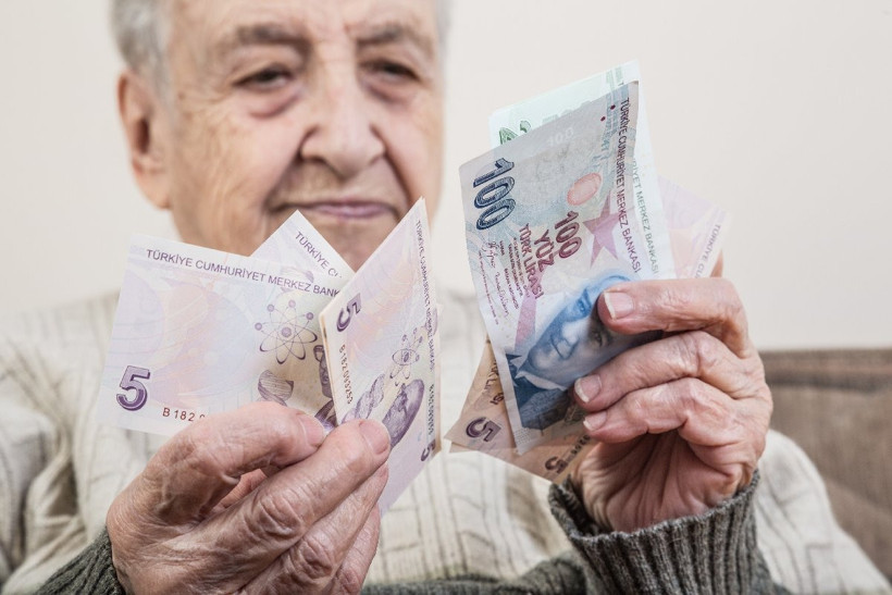 Ocak 2027 emekli zammı ne kadar olacak? En düşük emekli maaşı 25 bin TL'yi geçecek mi? - Resim: 9