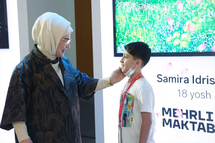 Emine Erdoğan, Özbekistan'da düzenlenen zirve kapsamında açılan sergiyi ziyaret etti - Resim: 6