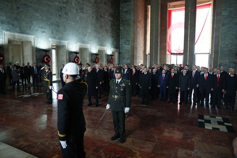 Cumhurbaşkanı Erdoğan Anıtkabir özel defterini imzaladı! Dikkat çeken Türkiye yüzyılı mesajı - Resim: 11