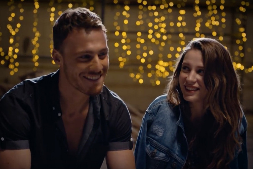 Serenay Sarıkaya ile Kerem Bürsin'i evlendirdiler - Resim: 1