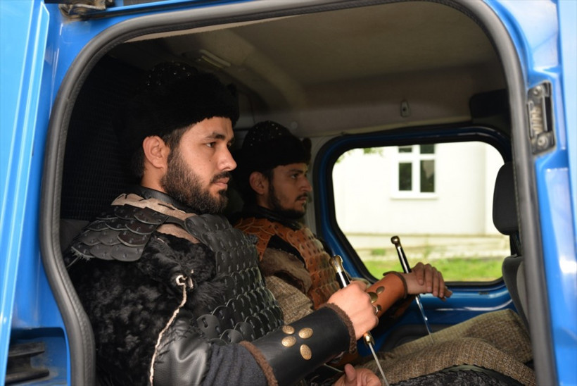 Ertuğrul Gazi türbesi böyle korunacak kıyafetler bomba! - Resim: 4