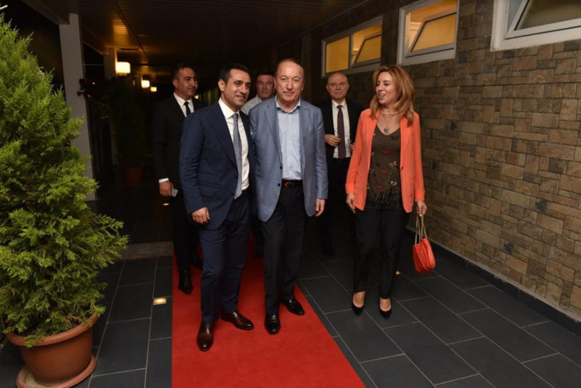 İş, cemiyet ve sanat dünyası bu iftarda buluştu - Resim: 1