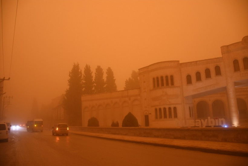 Kıyamet zannettiler! Mardin ve Diyarbakır'dan şok görüntü - Resim: 1