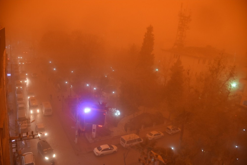 Kıyamet zannettiler! Mardin ve Diyarbakır'dan şok görüntü - Resim: 2