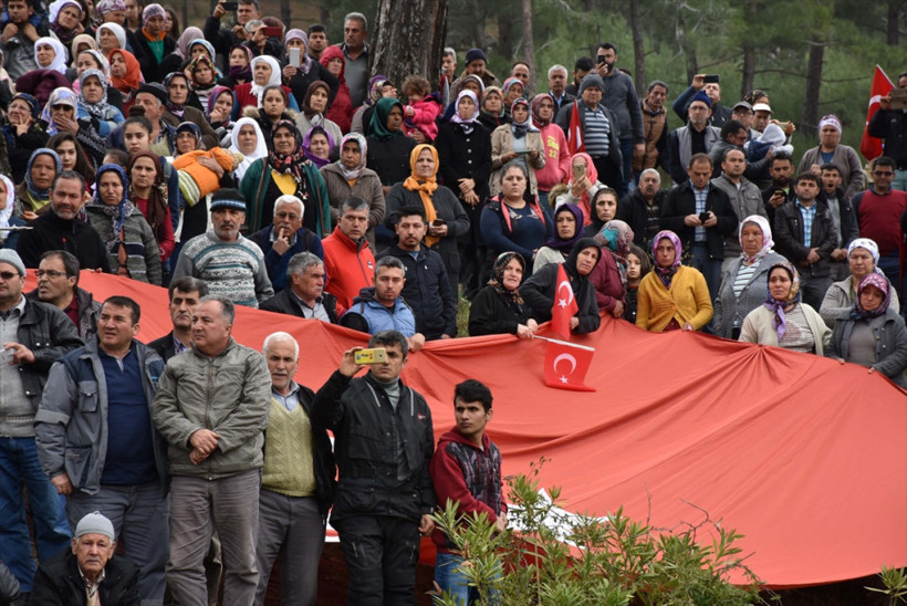Afrin şehidi zeytin dallarıyla uğurladı... - Resim: 2