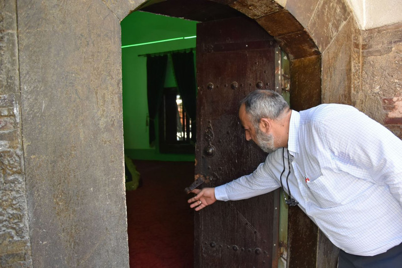 600 yıllık külliyedeki mezar taşlarını böyle kırdılar! - Resim: 4