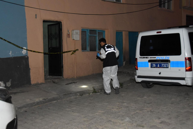 Eskişehir'de korkunç cinayet! Bıçaklayarak öldürdü daha sonra parçalara ayırdı - Resim: 1